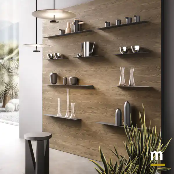 Boiserie con mensole in lamiera