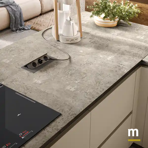 Alimentatore a scomparsa