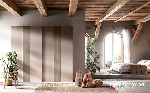 Armadio scorrevole con ante laccate e decorativo Rigatino
